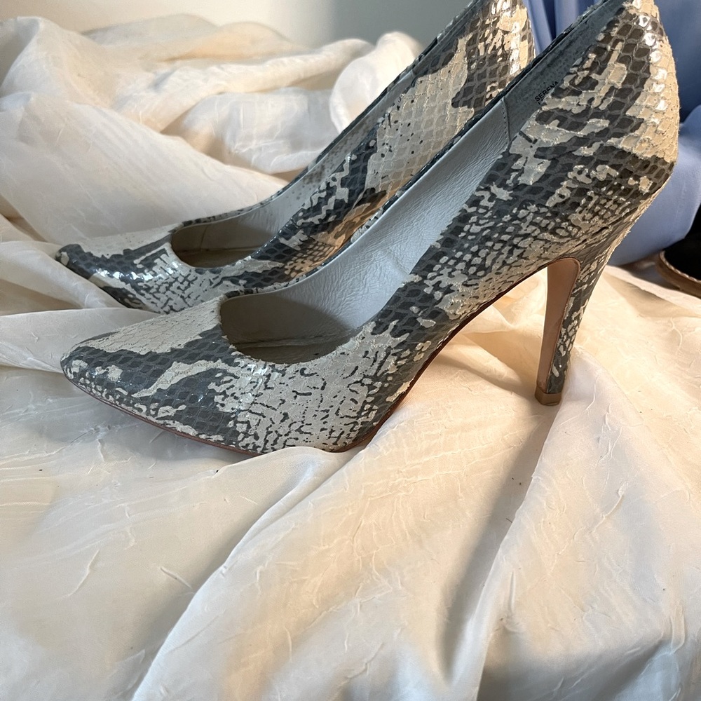 Zigi NY amazing snakeskin heels